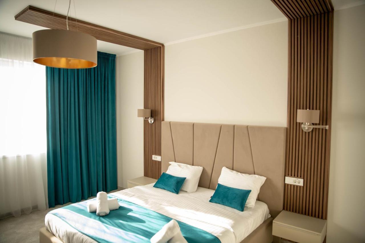 Unique Garden Hotel Braila Exterior photo